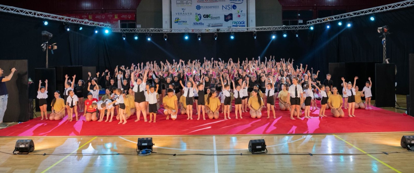 Gymnastics Club, il secondo atto del saggio-spettacolo conquista il pubblico  - 