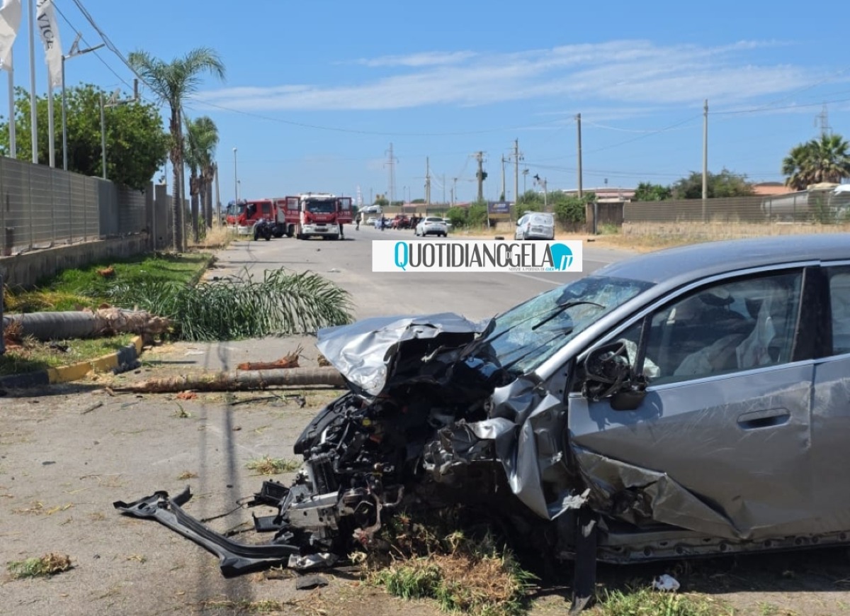 Schianto sulla Gela-Catania, incidente anche sulla statale 626 - Lo schianto sulla Gela-Catania