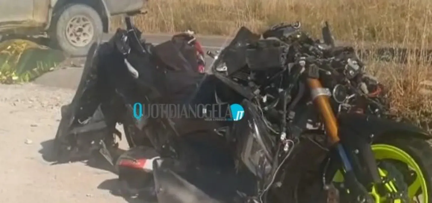 Schianto mortale a Desusino, nell'indagine avviata disposti accertamenti tecnici - La moto di Candiano dopo l'impatto