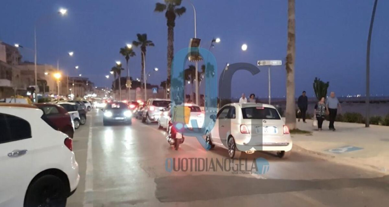 Cede un tratto di strada sul lungomare, area chiusa e interventi di ripristino a breve - 