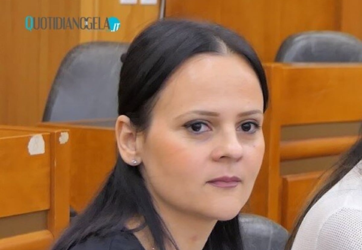 Sanità carente, scintille in commissione: Cavallo con Scuvera, "è Cascio che cerca visibilità" - Il condcomunale FdI Sara Cavallo 