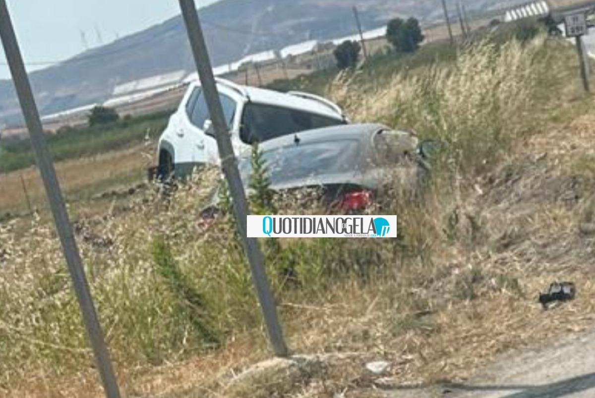 Schianto a Piana Marina, due auto finiscono fuori strada - 