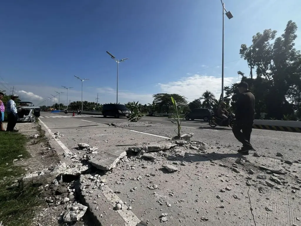 Terremoto di magnitudo 7.8 nelle Filippine, almeno 8 morti e 200 feriti - 