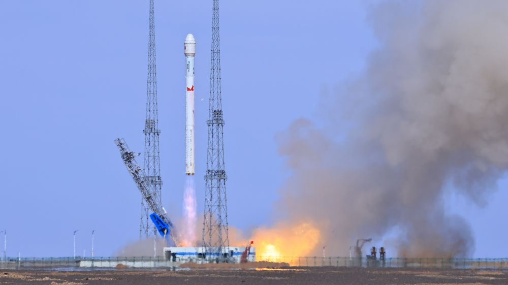Cina, lanciati due nuovi satelliti nello spazio - 