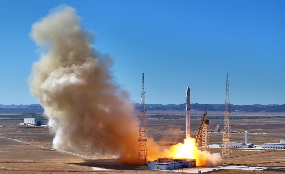 Cina, il razzo Long March-12B completa il volo inaugurale - 