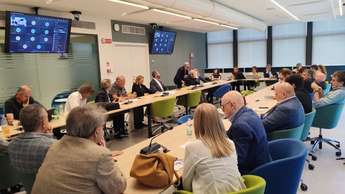 Accordo per il rinnovo del contratto dei ministeri, aumenti medi mensili 160 euro - 