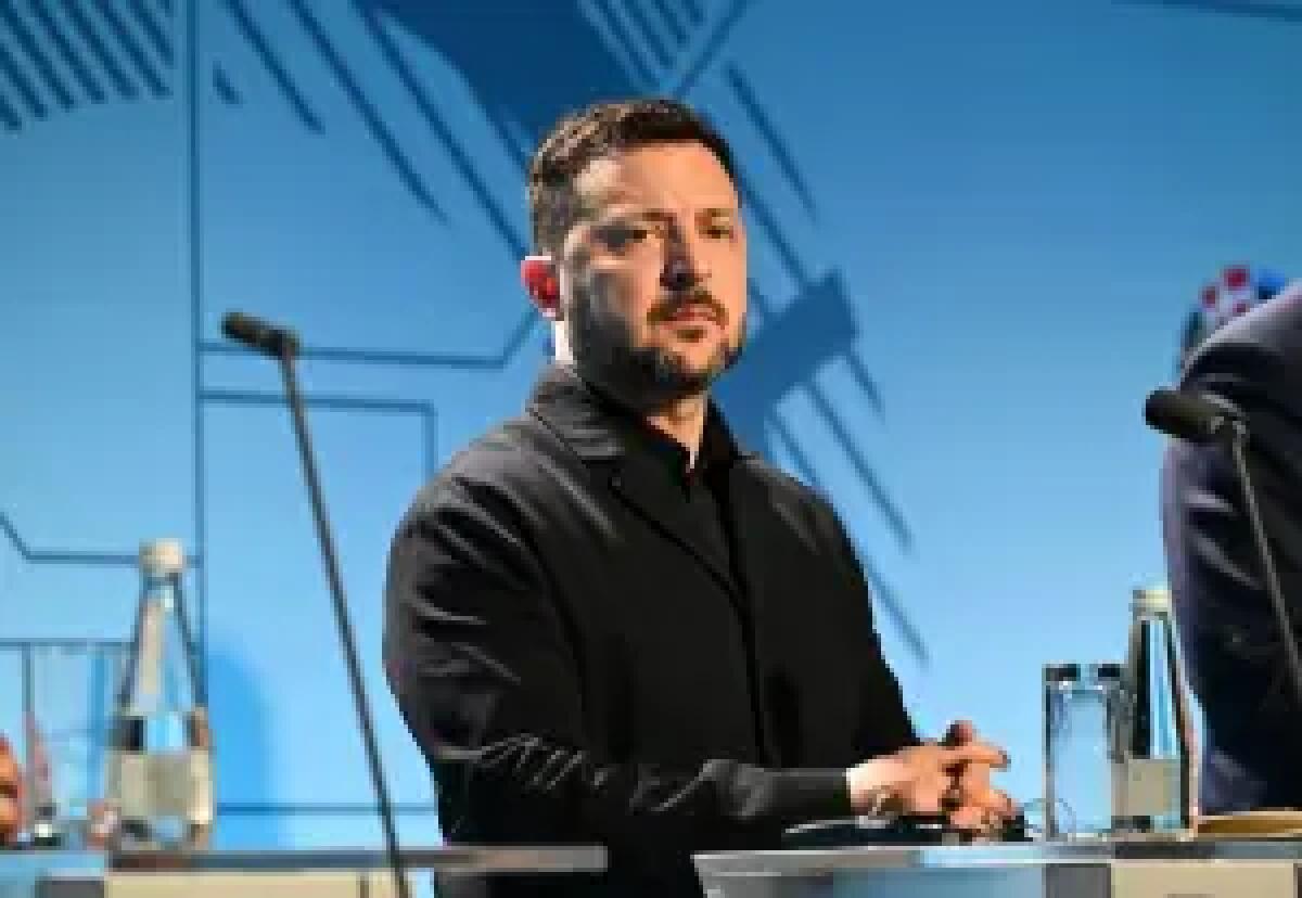 Ucraina, Zelensky “La Russia si prepara a lanciare un attacco massiccio” - 