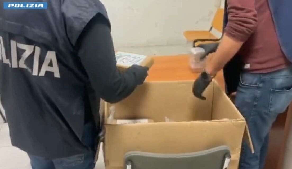 Blitz della polizia contro clan mafioso a Catania, 20 arresti e 12 indagati - 