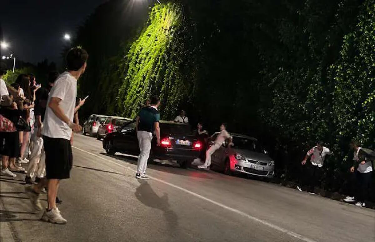 Auto contro gruppo di giovani a Taormina, due fermi per tentato omicidio - 