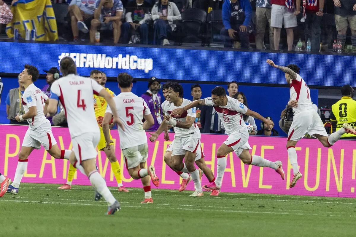 La Turchia saluta il Mondiale con una vittoria, Stati Uniti battuti 3-2 - 