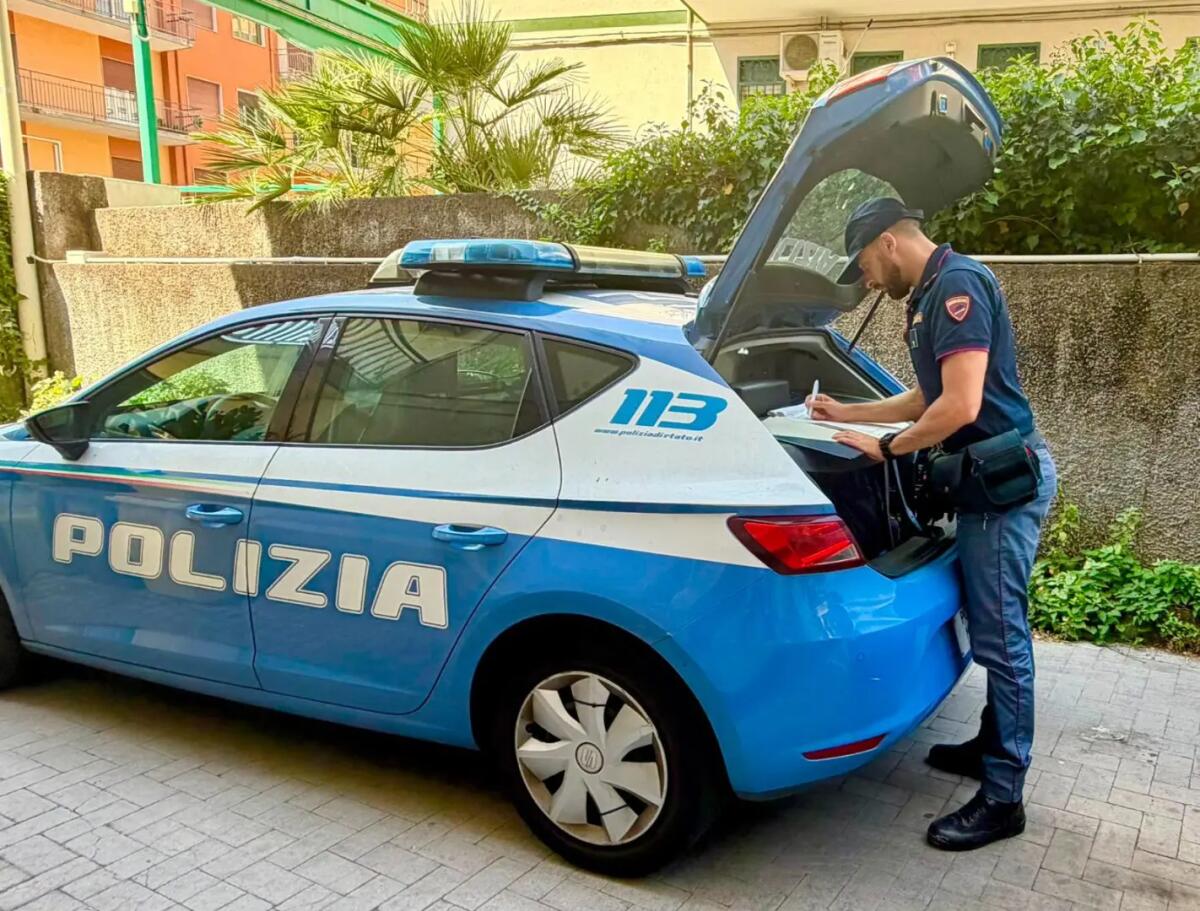 Catania, pedala scalzo e senza casco in tangenziale: individuato e sanzionato - 