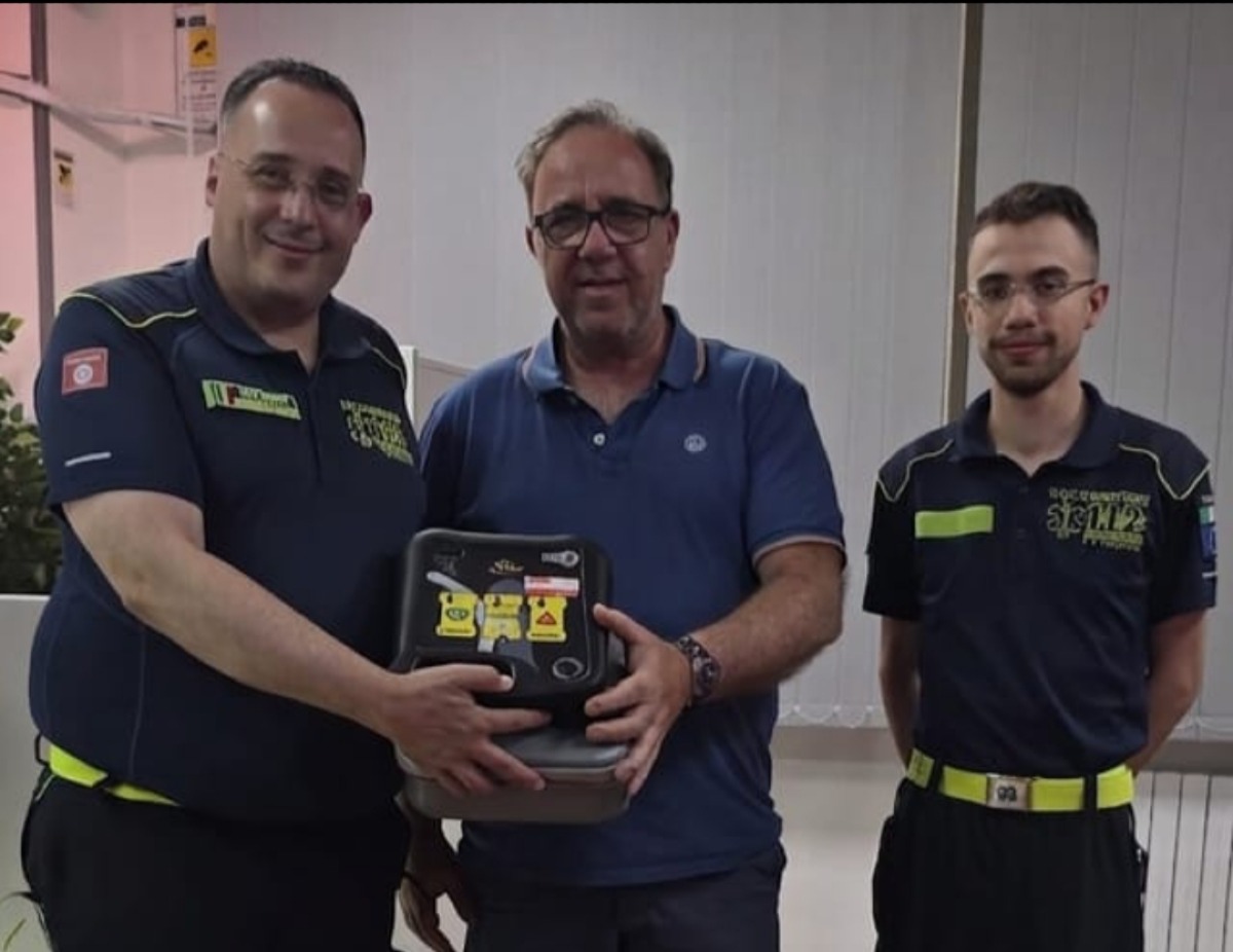 Un defibrillatore donato alla Procivis: la scelta del Lions Club Gela Host - 