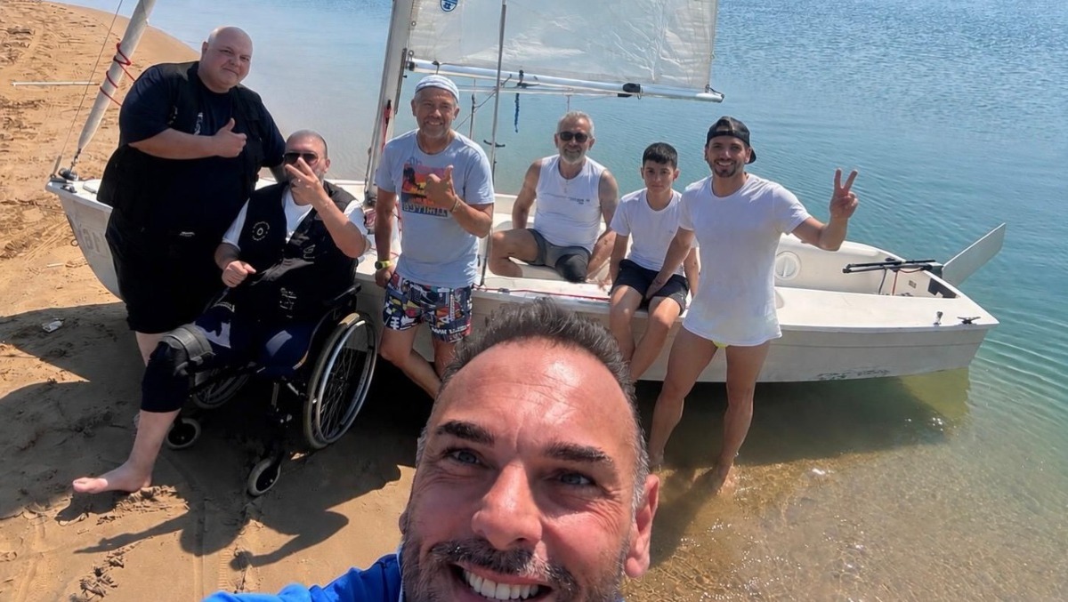 Inclusione senza barriere, il giro in barca a vela conclude il progetto dedicato alle persone con disabilità