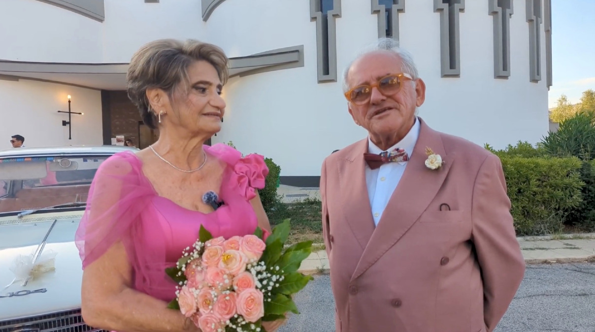 Nozze d'oro per Tonino e Piera: cinquant'anni di amore e auto d'epoca a San Giovanni Evangelista - 