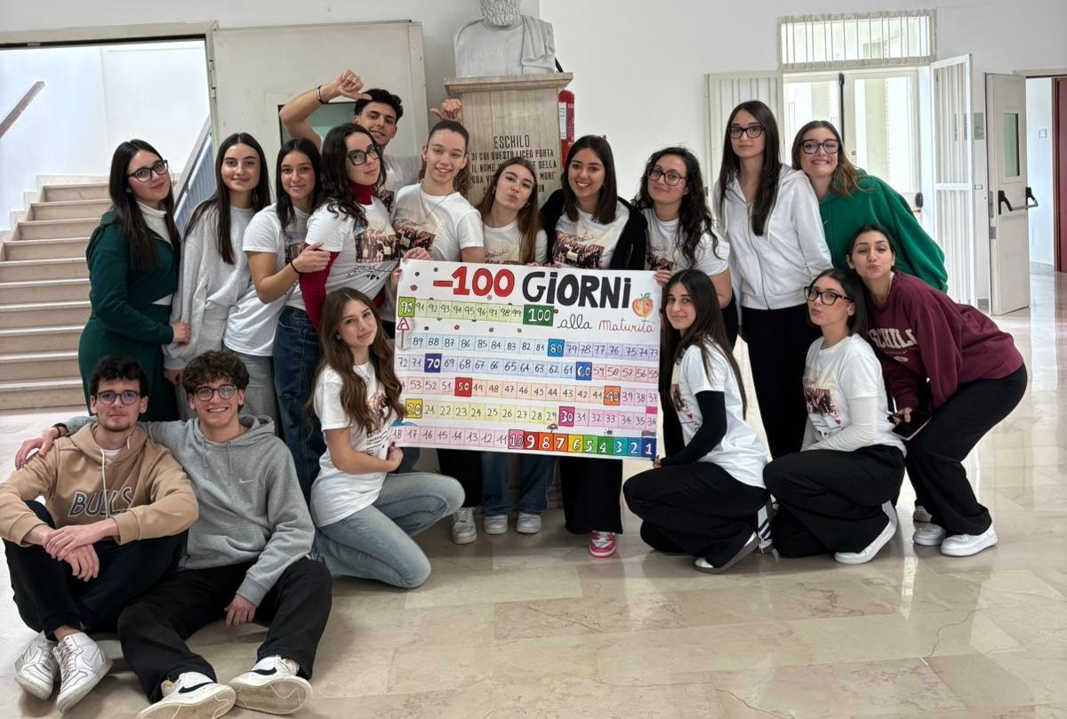 Maturità da record al liceo Classico Eschilo: nella 3ª B ben 16 studenti su 19 diplomati con 100/100 - 