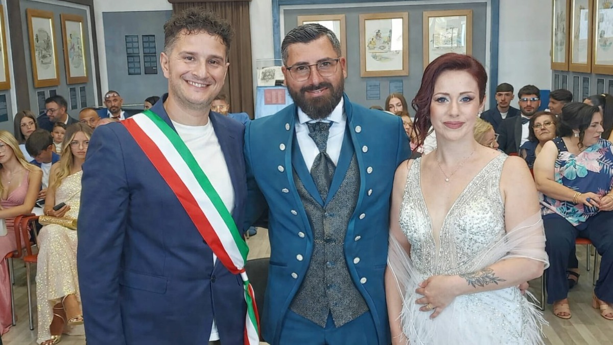 Angela Paci e Gaetano Brosco si sono detti "sì": unione civile nella Pinacoteca del Comune - 