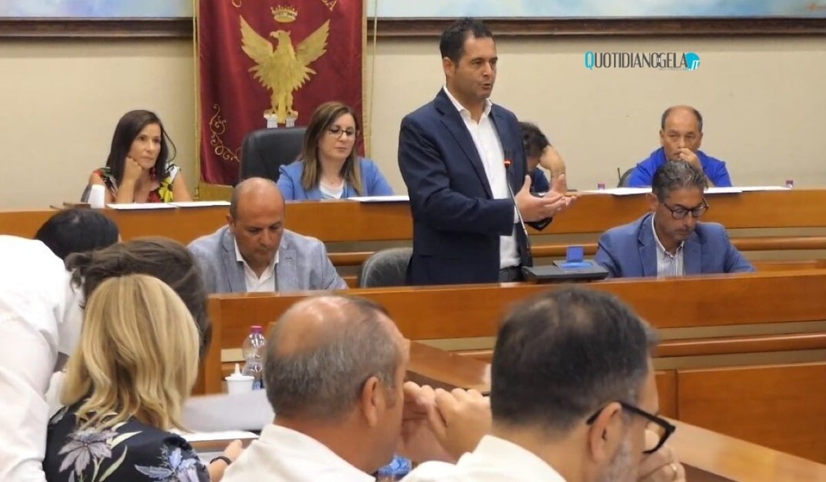 Relazione secondo anno di mandato, la prossima settimana Di Stefano in consiglio comunale  - Il sindaco Terenziano Di Stefano in consiglio comunale 