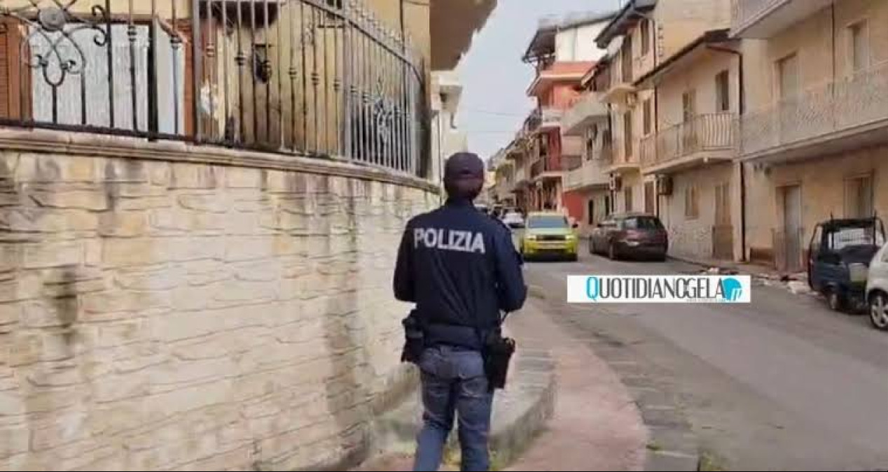 Agenti aggrediti in via Lipari, condannati i fratelli Campanaro: risarcimento anche per Comune - La polizia in via Lipari