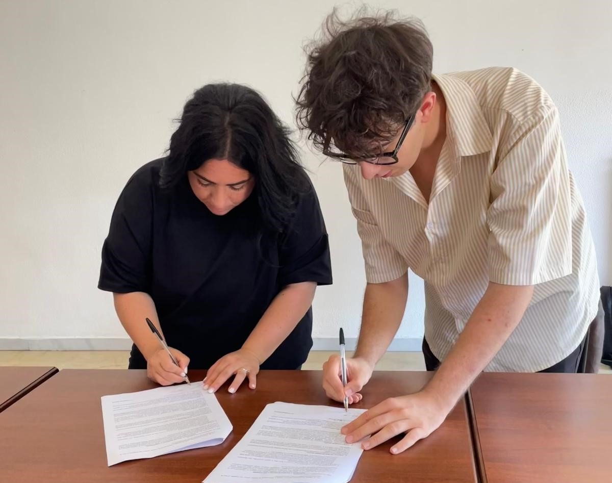 Inclusione sul territorio, rinnovato protocollo tra Rotaract club e Sai Msna - Consoli e d'Aleo durante la firma