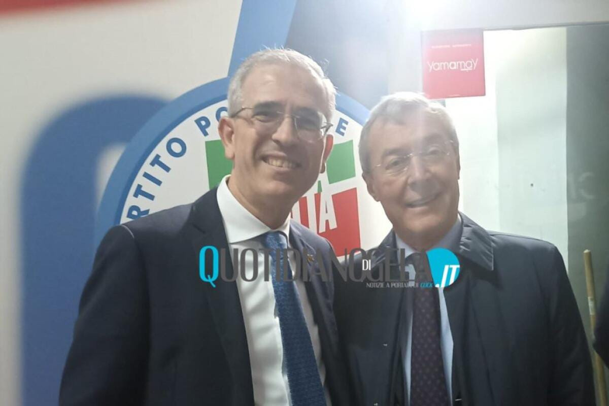 Greco ritorna sotto le insegne ufficiali di FI: "Progressisti? In città governano con pezzi del centrodestra" - Greco insieme all'europarlamentare Marco Falcone