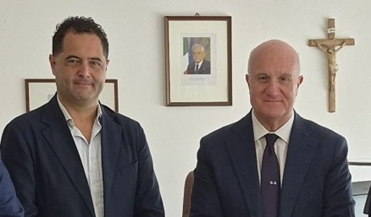 Definanziamento nuovo ospedale, Caruso stoppa il caso: "Nessun taglio, sarà realizzato" - Il sindaco Di Stefano e l'assessore Caruso durante un recente incontro