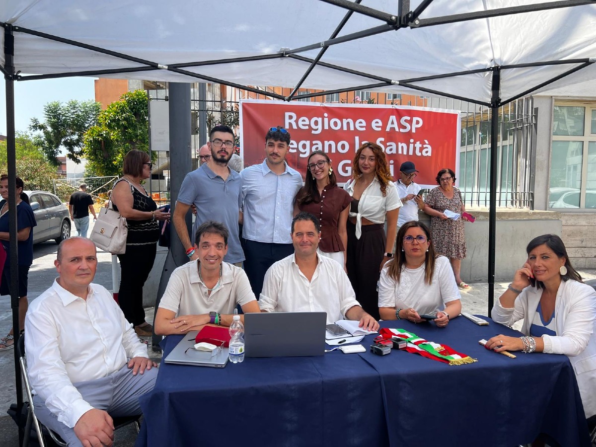 Sanità, anche i Giovani Democratici al sit-in in ospedale: "Gela non può perdere il diritto alla salute" - 