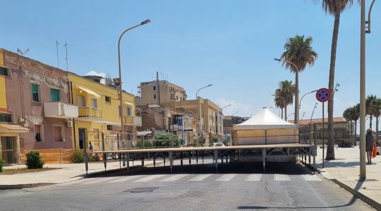 Lungomare, "palco blocca via di fuga": Morgana, "c'è piano di sicurezza trasmesso alle autorità" - 