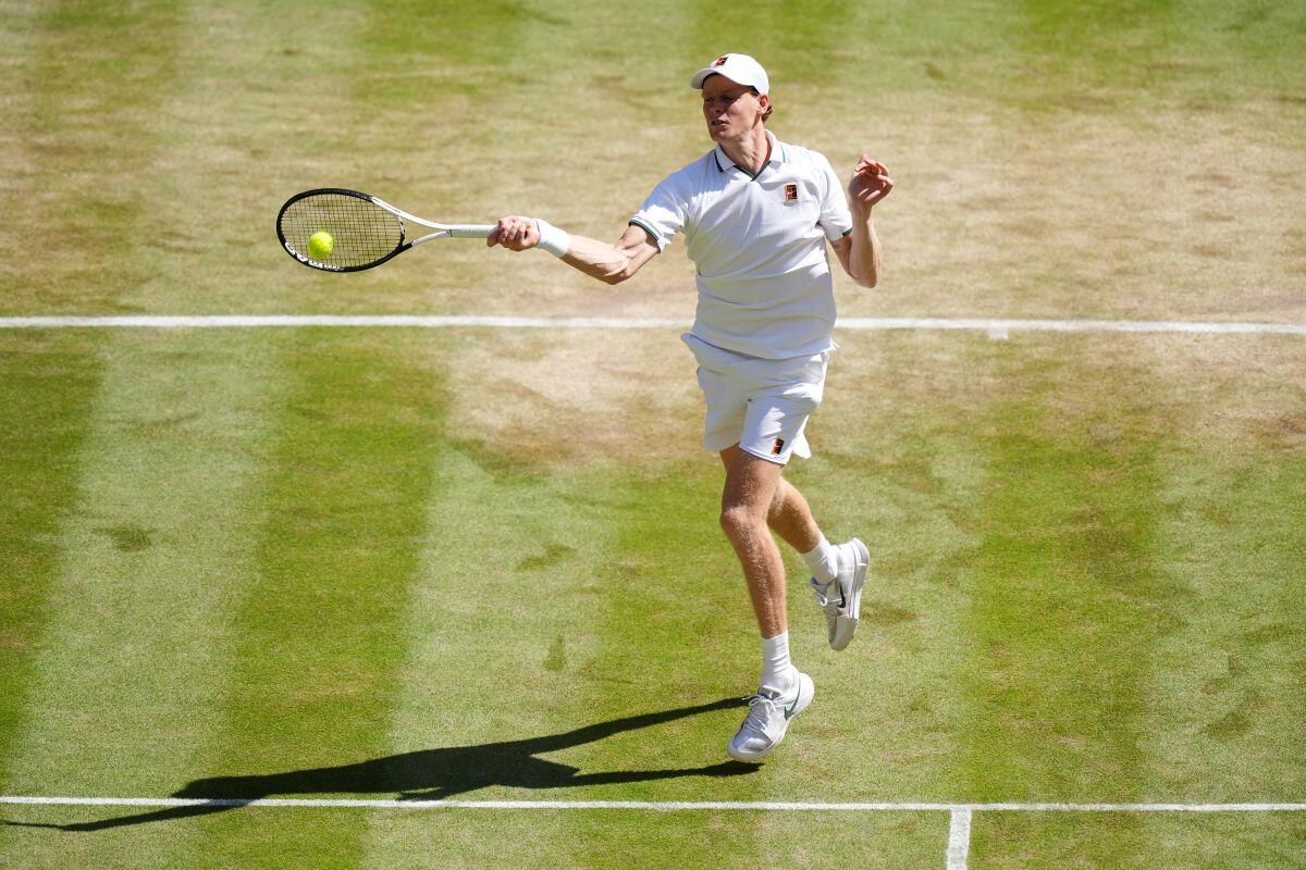Sinner batte Struff e vola in semifinale a Wimbledon - 