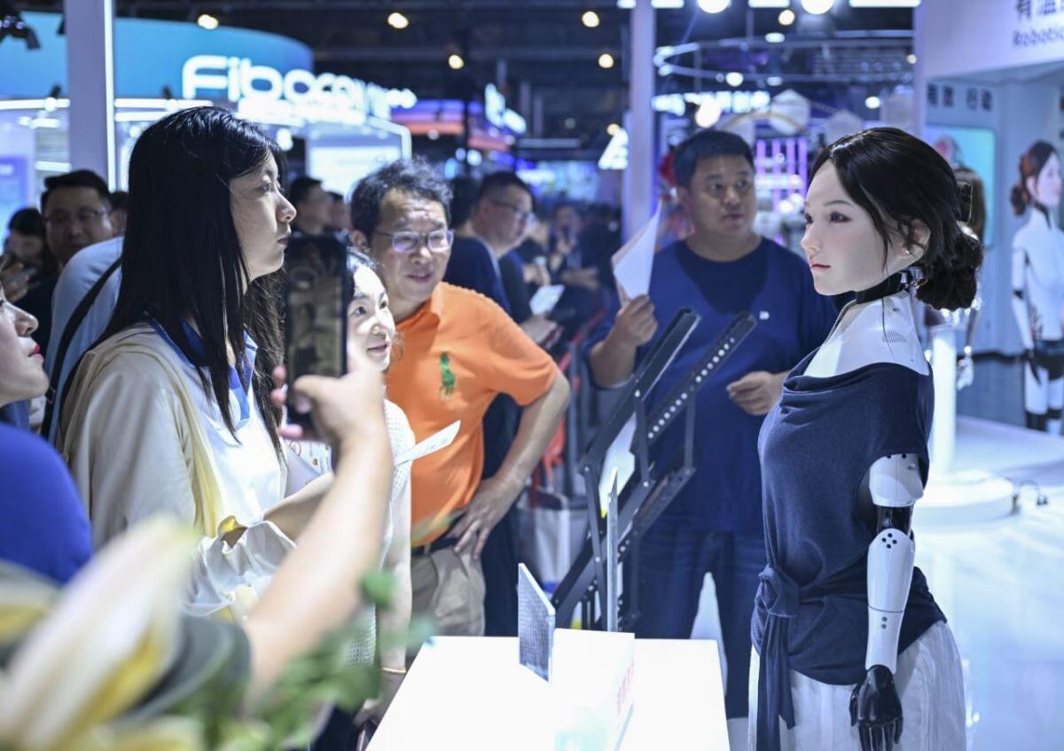 La Cina è prima per sviluppo completo di robot umanoidi con oltre 400 modelli - 