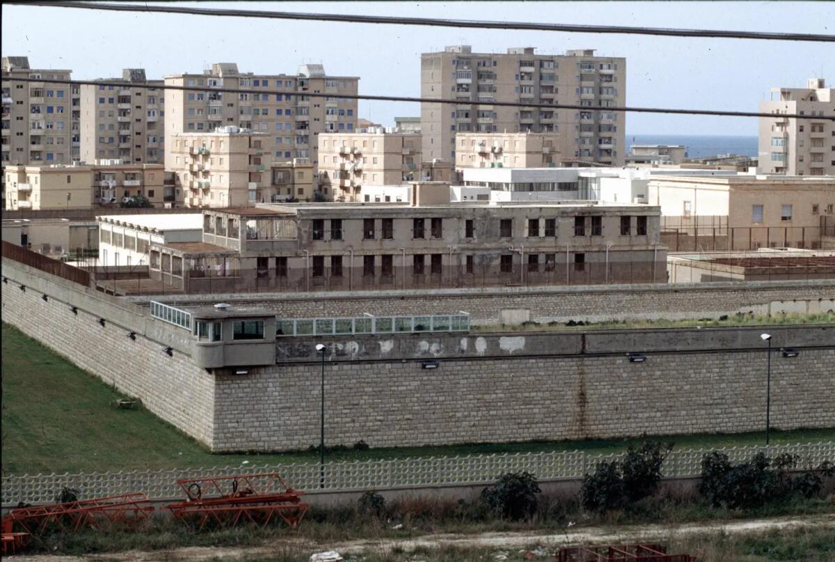 Detenuto evade a Trapani durante il trasferimento in ospedale - 