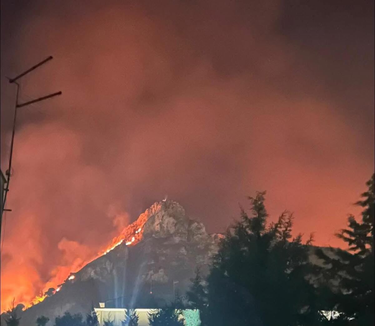 Incendi, oltre cento interventi in tutta la Sicilia - 