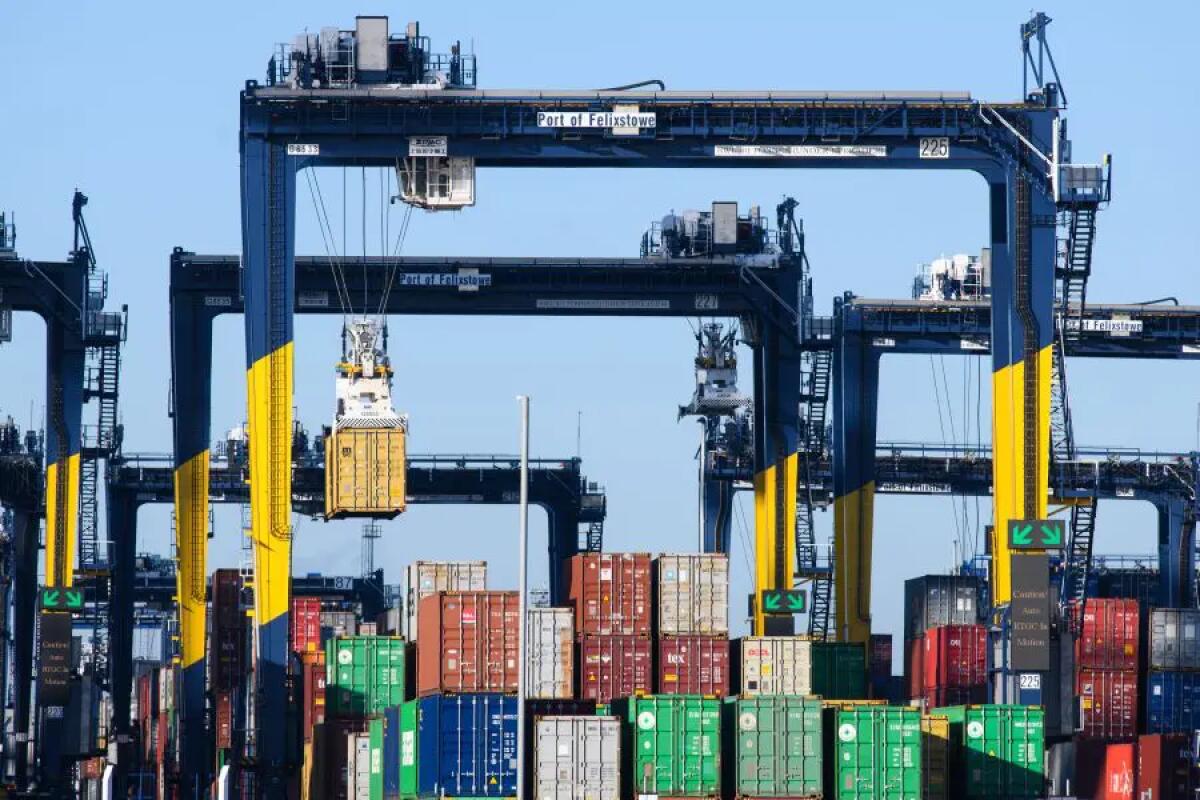 Gli Usa impongono nuovi dazi fino al 12,5% a oltre 60 partner commerciali - 