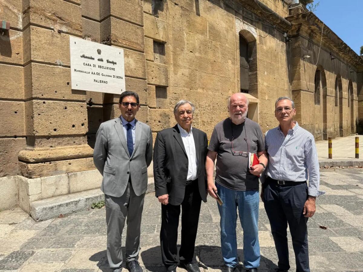 Gli europarlamentari Orlando e Lupo in visita al carcere Ucciardone di Palermo: “Gravi criticità” - 