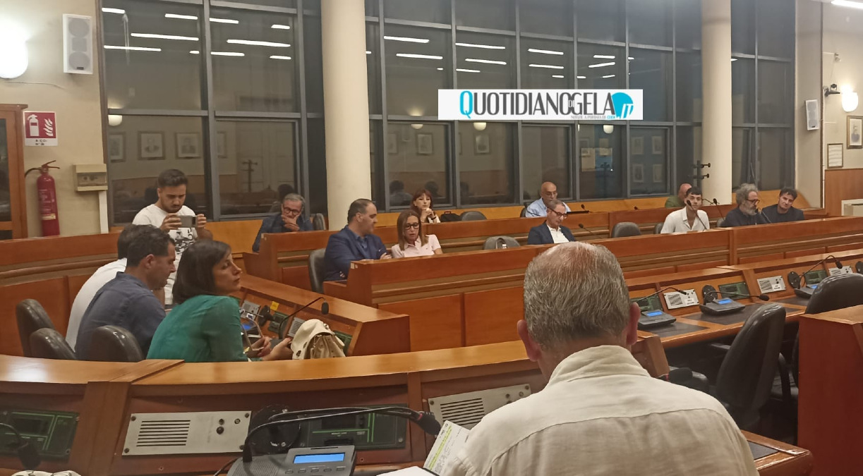 In aula consiliare atti approvati ma la maggioranza del sindaco ha avuto bisogno dell'opposizione - 