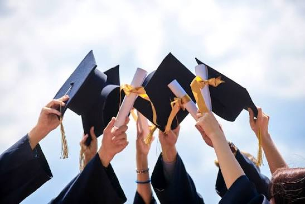 Graduation day per celebrare i risultati accademici degli studenti gelesi - 