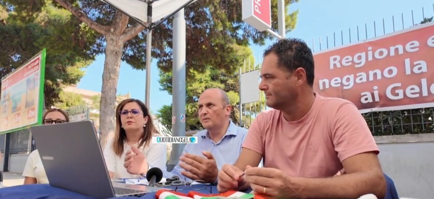 Vertenza sanità, protesta va avanti: in giornata contatto tra Di Stefano e Ficarra per un incontro - Di Stefano al presidio insieme all'assessore Franzone e al presidente Giudice
