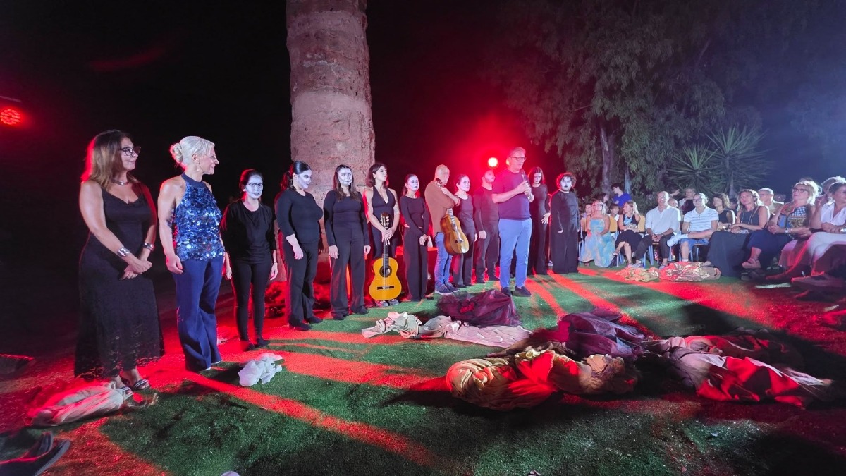 Il teatro classico entra nell’Acropoli: gli studenti dell’Eschilo portano in scena “Il cammino di Oreste” - 