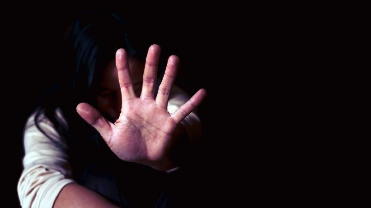 Sesso con una minore e immagini diffuse online: arrestati due ventenni  - 