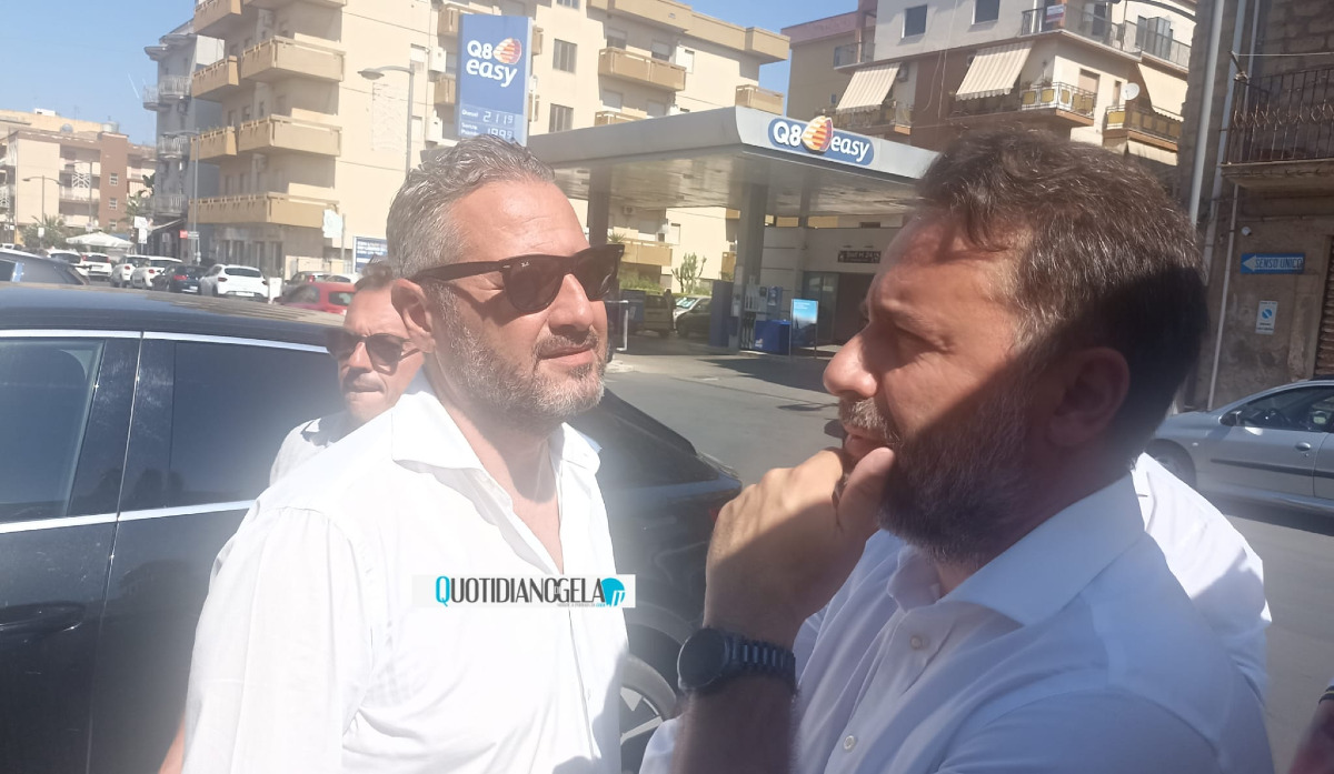 Il fuori programma di Scuvera, cambia strategia: sdogana il presidio e anticipa i forzisti su Caruso - Scuvera e Di Paola al presidio