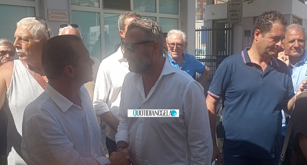 Vertenza sanità, "Gela nova": "Basta autocelebrazioni da FI e FdI, i meriti sono della città" - De Luca e Scuvera al presidio