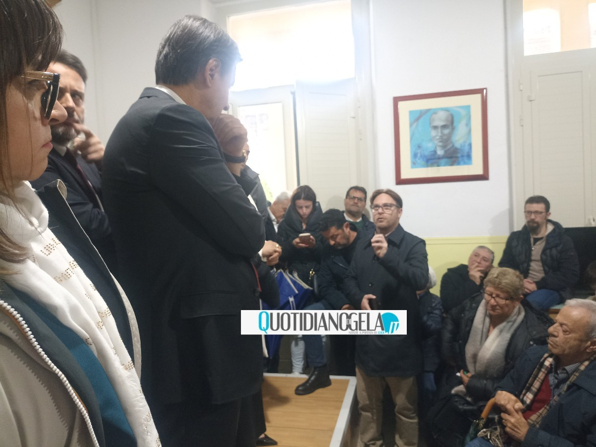 Frana Niscemi, fondi agli sfollati dal taglio degli stipendi dei parlamentari M5s - Il leader M5s Giuseppe Conte durante una visita a Niscemi