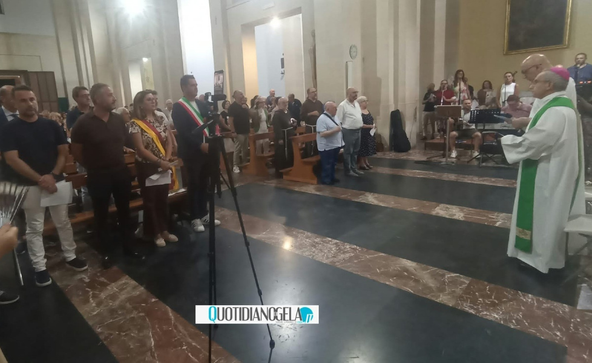 Veglia di preghiera per la sanità, Cafà: "Non capisco il senso, politica abdica al suo ruolo?" - Un momento della veglia di ieri sera