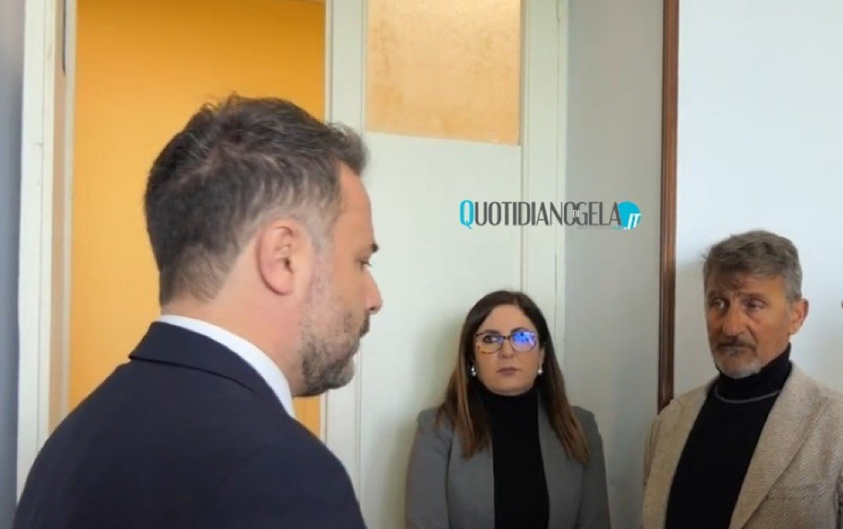 "Centrodestra slegato da città", M5s: "Nessun ruolo di Greco nei finanziamenti ottenuti da Di Stefano"