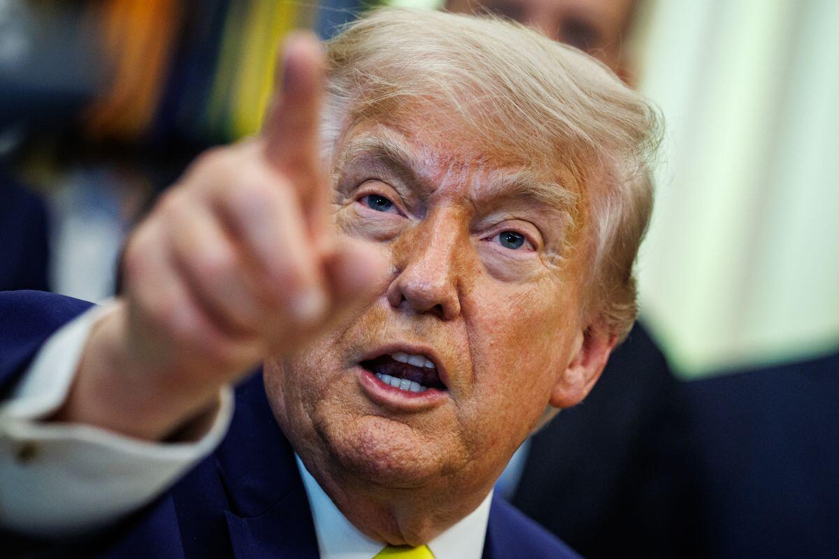 Trump “Abbiamo il controllo totale dello Stretto di Hormuz e lo manterremo” - 