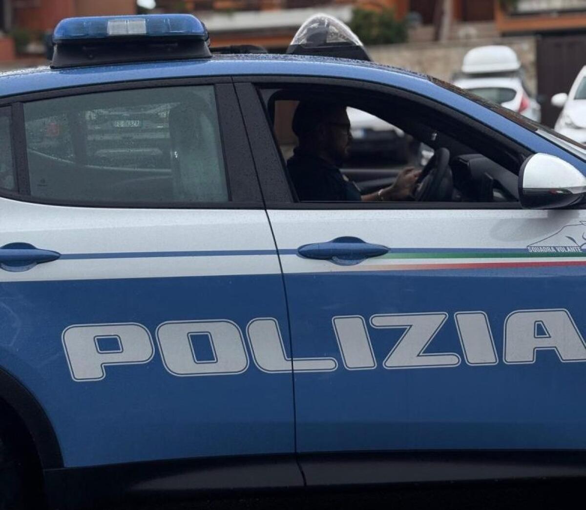 Condannato per tentata rapina si rende irreperibile, arrestato latitante 39enne a Catania - 