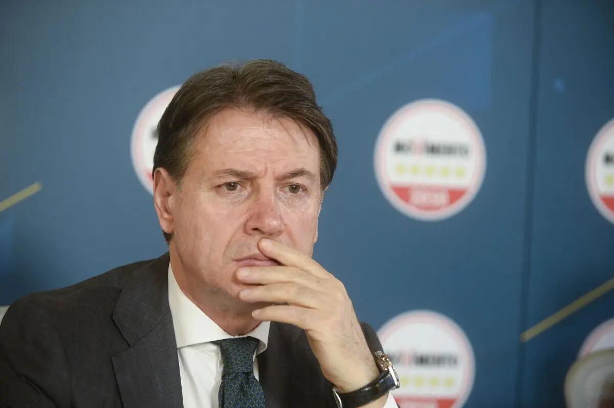 Conte “Costo del carburante fuori controllo, tardivo l’intervento del Governo” - 