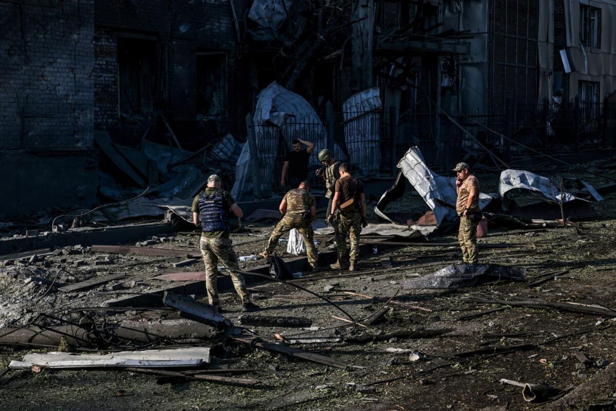 Notte di attacchi incrociati tra Mosca e Ucraina, morti e feriti A Zaporizhzhia - 