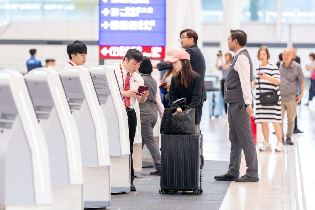 Cina, vendite al dettaglio crescono a Hong Kong per 14 mesi consecutivi - 