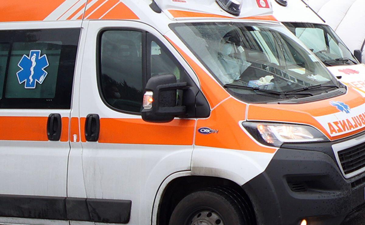 Bimbo di 8 anni cade dal secondo piano nel Palermitano, è in gravi condizioni - 