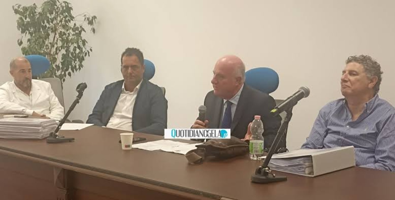 Ospedale, a Utin 750 mila euro e 350 mila a oncologia: medico per il pronto soccorso non si è presentato  - L'assessore regionale Marcello Caruso insieme al direttore sanitario Cirrone Cipolla, al sindaco Di Stefano e al manager Ficarra